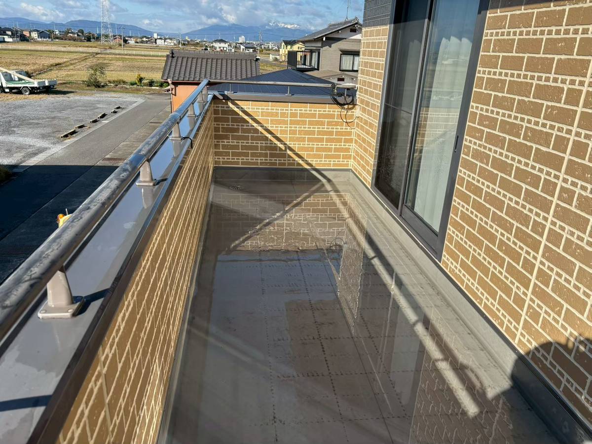 ベランダ洗浄後写真